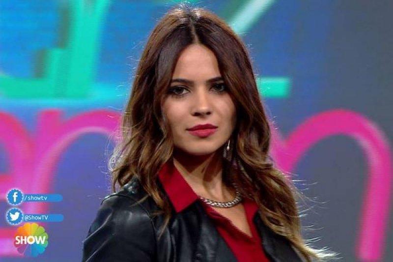 Gizem Güler güzelliği ile dikkat çekiyor 
