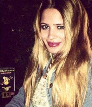 Gizem Güler güzelliği ile dikkat çekiyor 