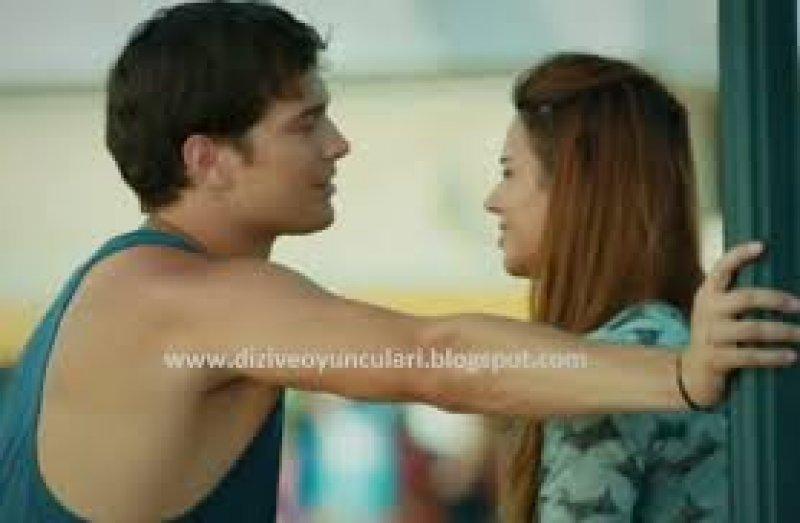 Gizem Güler güzelliği ile dikkat çekiyor 