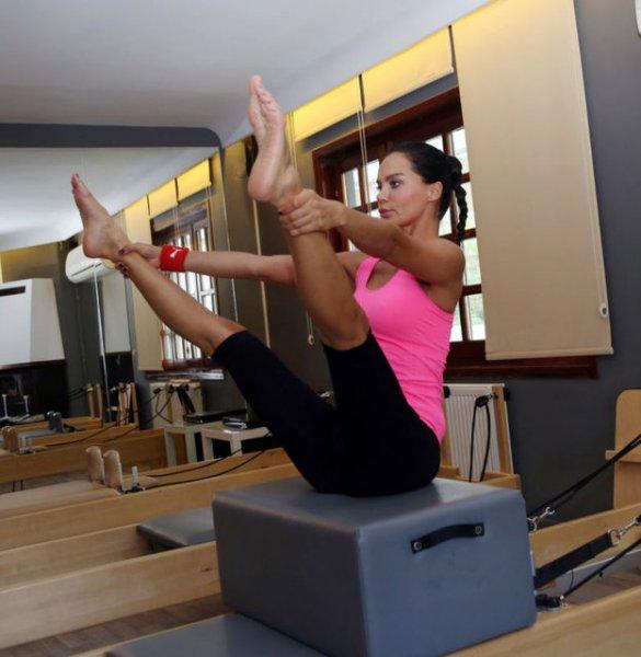 Ebru Şallı'dan frikik paniği