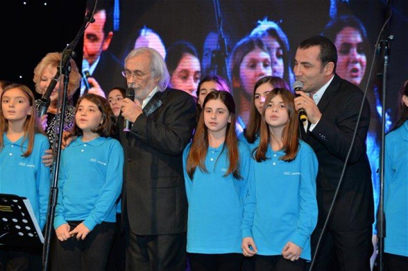 Tuba Büyüküstün ile eşi Onur Saylak'ın romantik dansı