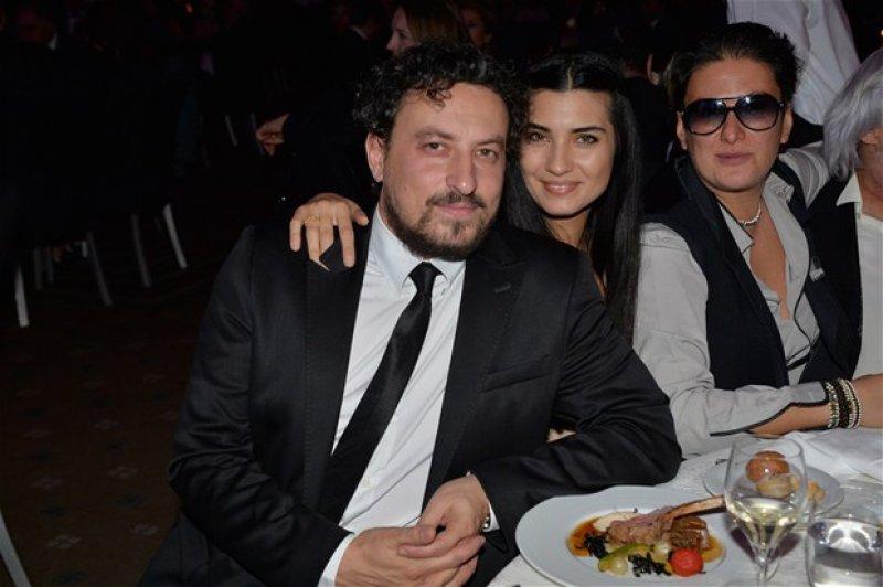 Tuba Büyüküstün ile eşi Onur Saylak'ın romantik dansı