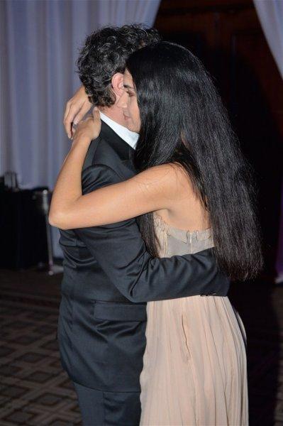 Tuba Büyüküstün ile eşi Onur Saylak'ın romantik dansı