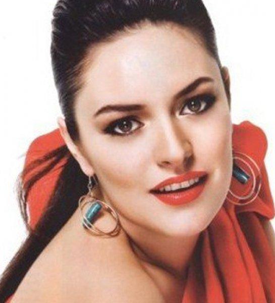 Güzel oyuncu Ezgi Mola erkek oldu