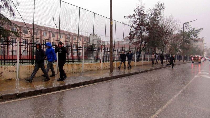 Edirne'de sağanak yaşamı olumsuz etkiledi