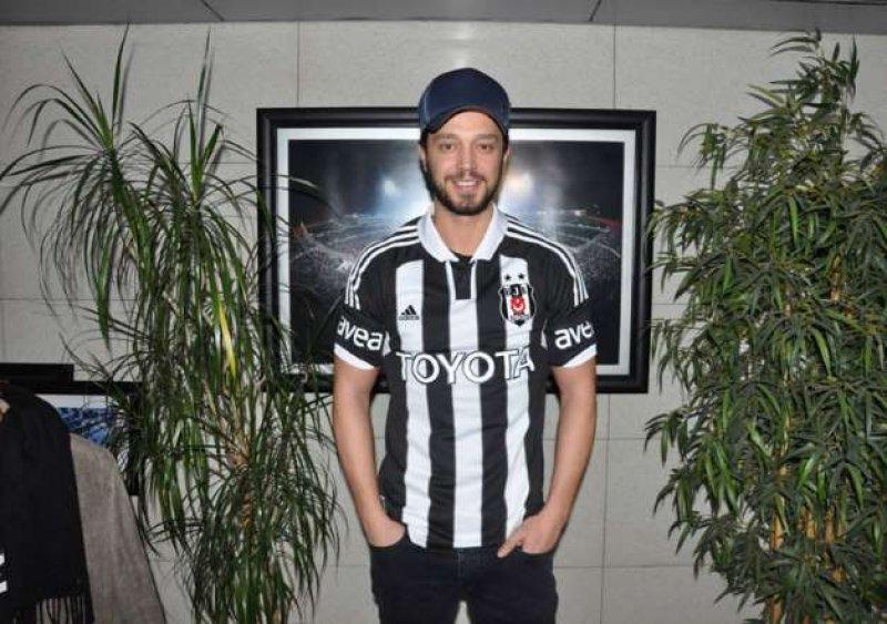 Bakın ünlüler hangi  takımı tutuyor 