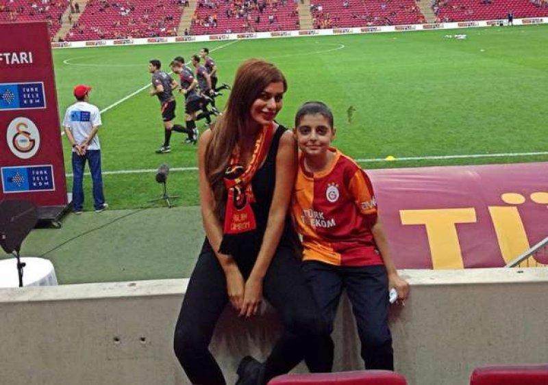 Bakın ünlüler hangi  takımı tutuyor 