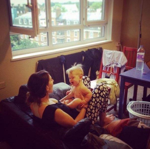 Ruth Iorio evinde gerçekleştirdiği doğumu sosyal medyadan yayınladı