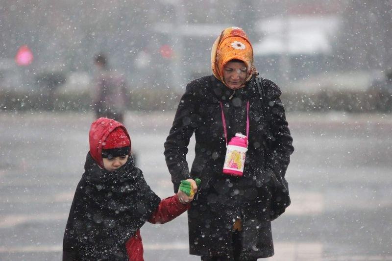 Bazı illerde kar yağışı etkili oldu