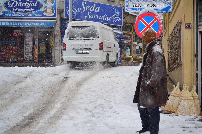 Bazı illerde kar yağışı etkili oldu