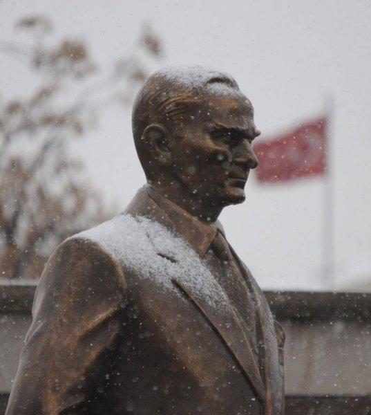 Bazı illerde kar yağışı etkili oldu