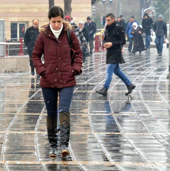 Bazı illerde kar yağışı etkili oldu