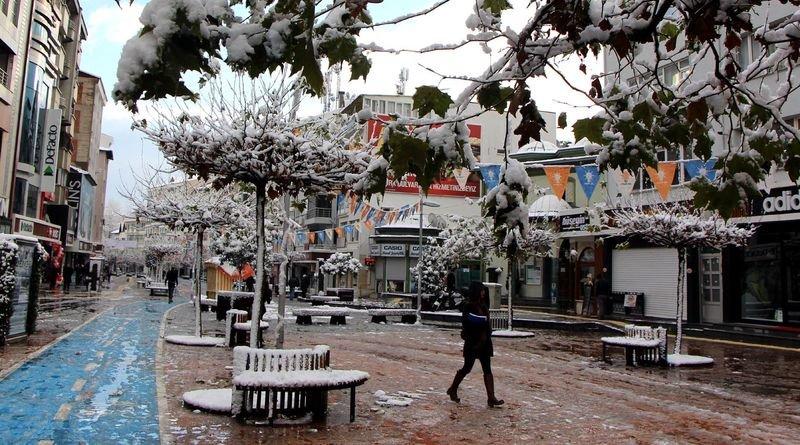 Bazı illerde kar yağışı etkili oldu