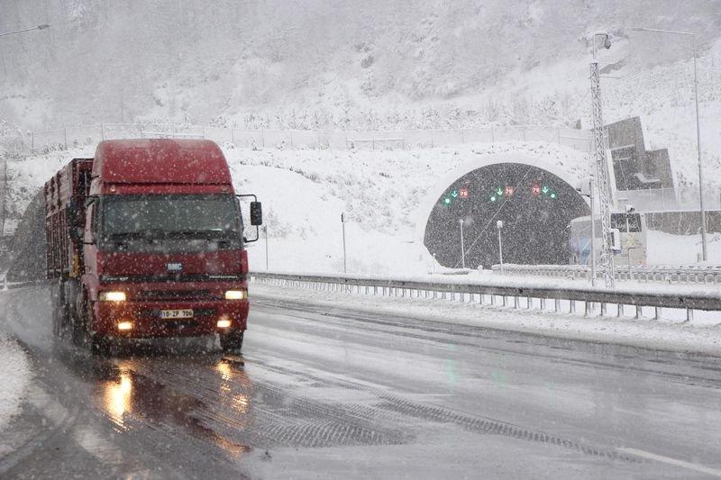 Bazı illerde kar yağışı etkili oldu