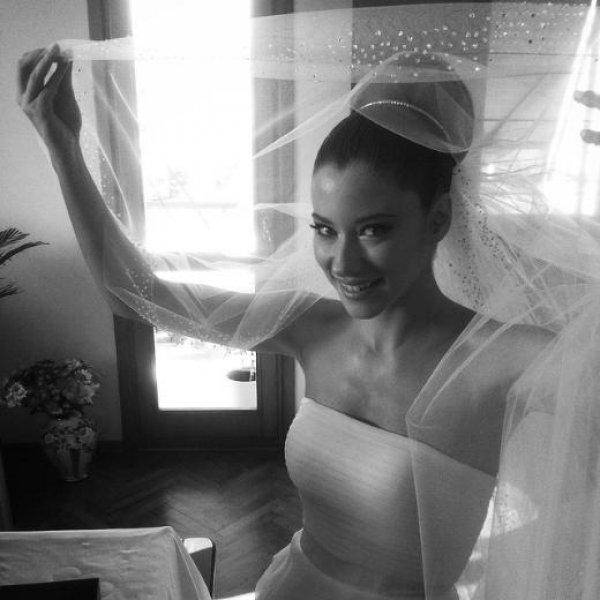 Güzel oyuncu İpek Yaylacıoğlu evlendi