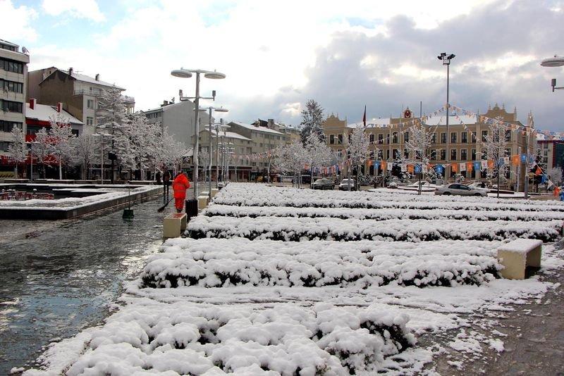 Bazı illerde kar yağışı etkili oldu