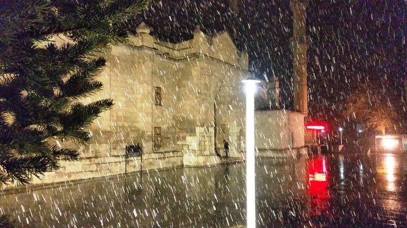 Bazı illerde kar yağışı etkili oldu