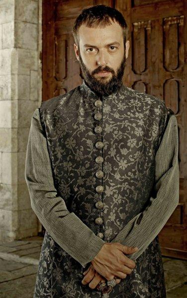 Ünlü isimlerin  şaşırtan boyları 