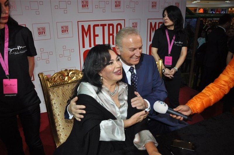 Yeşilçam’ın unutulmaz ismi Türkan Şoray ve Ediz Hun imza gününde buluştu 