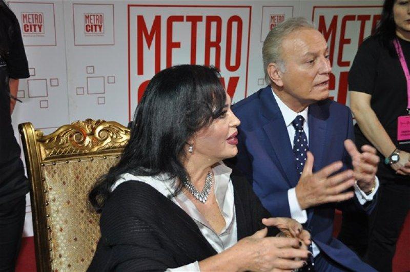 Yeşilçam’ın unutulmaz ismi Türkan Şoray ve Ediz Hun imza gününde buluştu 