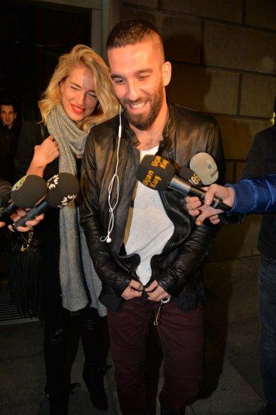 Arda Turan ile Burcu Esmersoy Nişantaşı'nda görüntülendi
