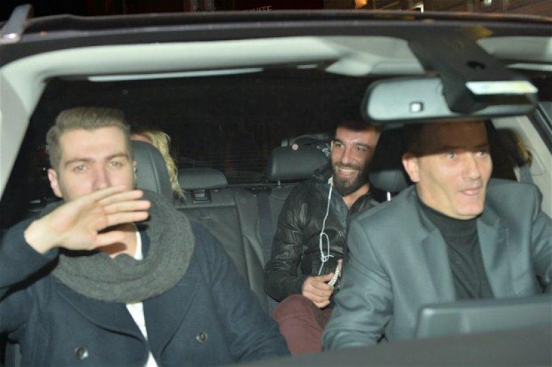 Arda Turan ile Burcu Esmersoy Nişantaşı'nda görüntülendi