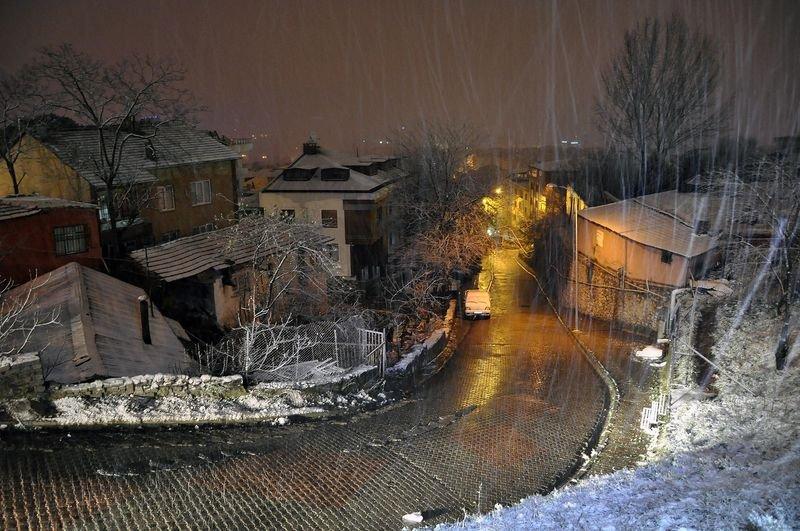 İstanbul'da kar yağışı etkili oldu - Resim 6