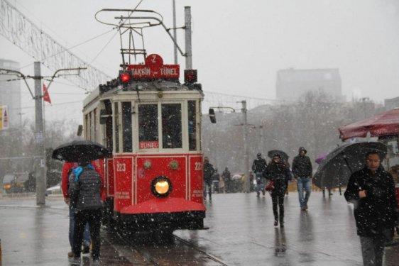 İstanbul'da kar yağışı etkili oldu - Resim 49