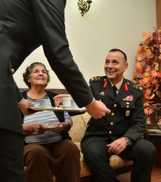 Korgeneral İyidil'den şehit ailelerine yeni yıl ziyareti