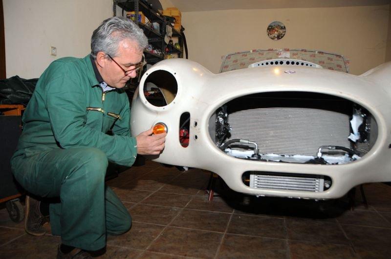 Antalya'da Ford Shelby Cobra'nın aynısını yapıldı