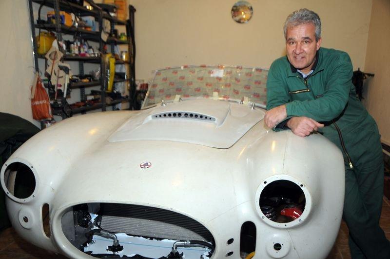 Antalya'da Ford Shelby Cobra'nın aynısını yapıldı