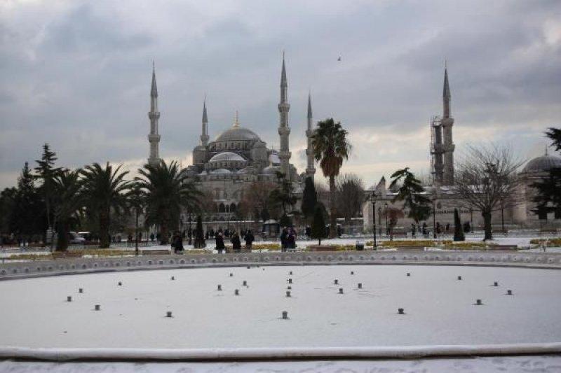 İstanbul beyaza büründü