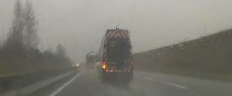 Charlie Hebdo zanlıları ile polis arasında kovalamaca