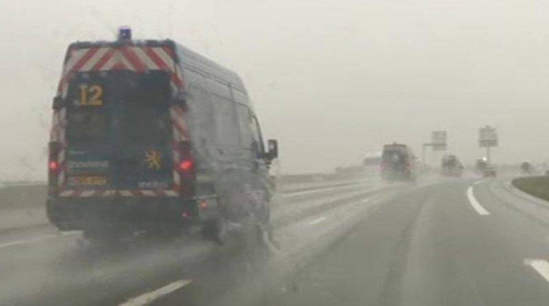 Charlie Hebdo zanlıları ile polis arasında kovalamaca