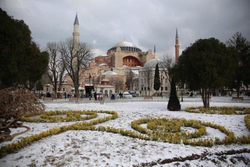 İstanbul beyaza büründü