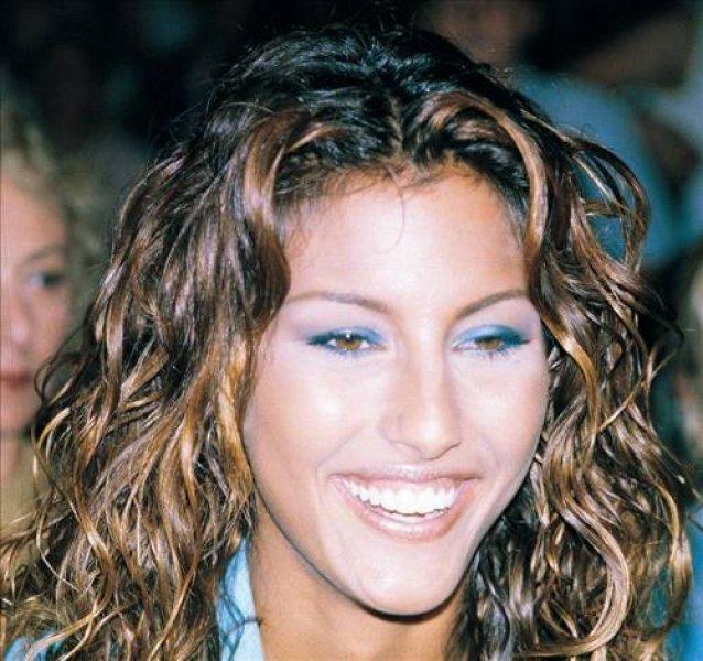 Geçmişten bugüne Çağla Şikel