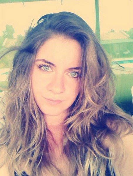 90'lı Yılların çocuk oyuncusu Ecem Kanun büyüdü 