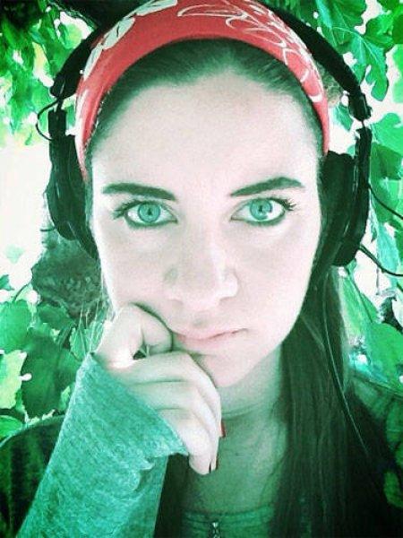 90'lı Yılların çocuk oyuncusu Ecem Kanun büyüdü 