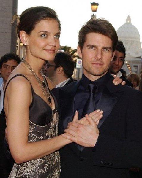 Aşkın yaşı yoktur dedirten ünlü çiftler 