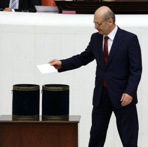 Meclis Genel Kurulu'nda yapılan oylamadan görüntüler