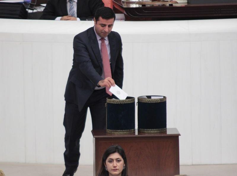 Meclis Genel Kurulu'nda yapılan oylamadan görüntüler