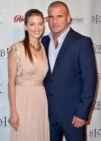 Aşkın yaşı yoktur dedirten ünlü çiftler 