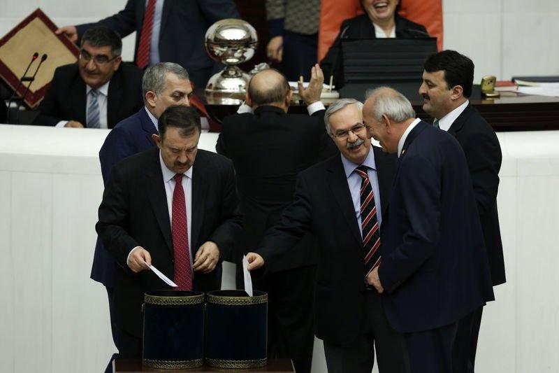 Meclis Genel Kurulu'nda yapılan oylamadan görüntüler