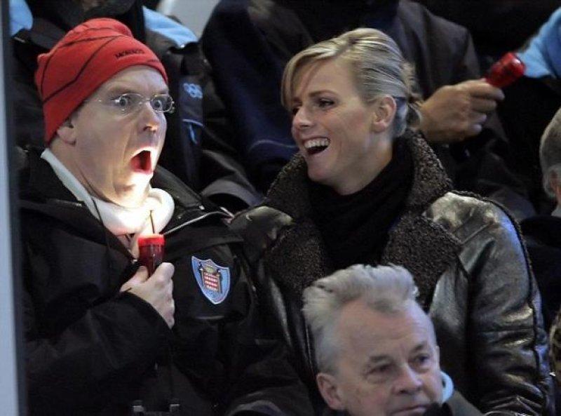 Aşkın yaşı yoktur dedirten ünlü çiftler 