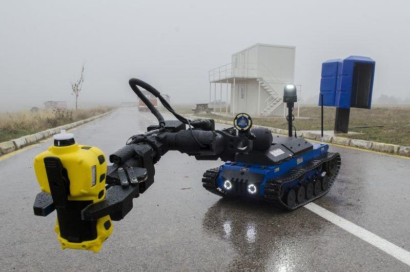 Bomba imha robotu kaplan birçok kente dağıtıldı