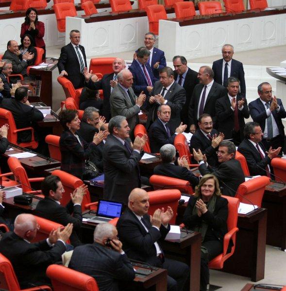 Meclis Genel Kurulu'nda yapılan oylamadan görüntüler