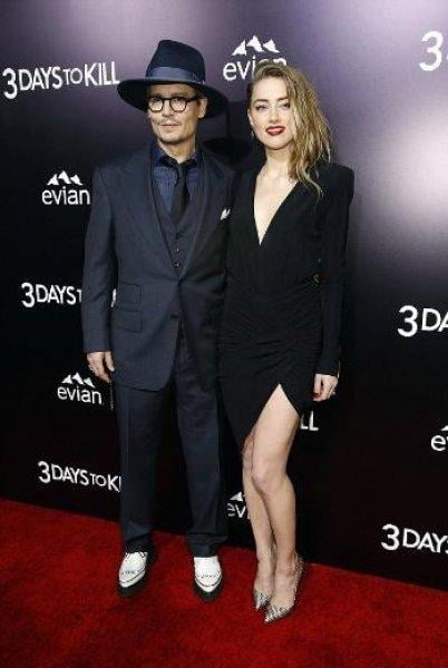 Aşkın yaşı yoktur dedirten ünlü çiftler 