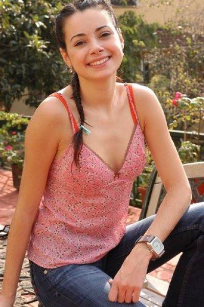 Özgü Namal 3 aylık hamile 