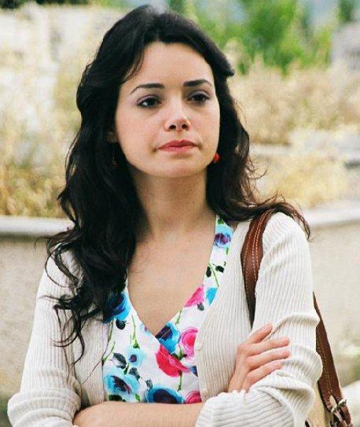 Özgü Namal 3 aylık hamile 