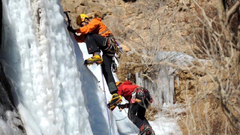 Erzurum'da Türkiye'nin en uzun buz şelalesi keşfedildi
